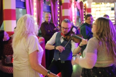 Knutschfleck-Bar-Dinner-Show-Erlebnis-Restaurant-Berlin-Fernsehturm-Alexanderplatz-15