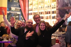 Knutschfleck-Bar-Dinner-Show-Erlebnis-Restaurant-Berlin-Fernsehturm-Alexanderplatz-28