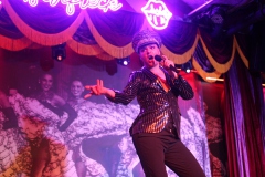 Beste-Dinner-Show-Bar-in-Berlin-Knutschfleck-Variete-Erlebnisrestaurant-Super-Club-am-Alexanderplatz-Fernsehturm-fuer-Gruppen