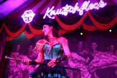 angesagte-Party-Bar-Berlin-Knutschfleck-Variete-und-Show-Erlebnis-Restaurant-super-Club-Fernsehturm-Alexanderplatz-2026