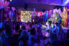 best-Party-and-live-show-fuer-Weihnachtsfeier-in-berlin-on-weekends-under-tv-tower-knutschfleck-Dinner-Restaurant-and-Eventlocation-Berlin-2026