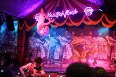 beste-Eventlocation-Berlin-mit-Dinnershow-Knutschfleck-Bar-Variete-Erlebnisrestaurant-und-Super-Club-fuer-Gruppen-am-Alexanderplatz-unterm-Fernsehturm-2026