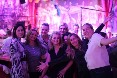 31-best-Entertainment-Bar-and-Variete-Dinner-Show-Restaurant-Berlin-Alexanderplatz-2026