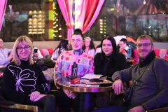 Beste-Show-Dinner-Bar-und-Erlebnis-Restaurant-Berlin-Knutschfleck-am-Alexanderplatz-12