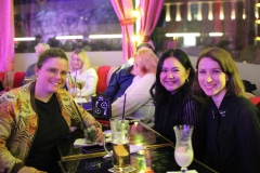 Beste-Show-Dinner-Bar-und-Erlebnis-Restaurant-Berlin-Knutschfleck-am-Alexanderplatz-23