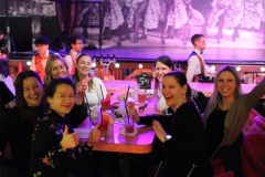 Beste-Show-Dinner-Bar-und-Erlebnis-Restaurant-Berlin-Knutschfleck-am-Alexanderplatz-3