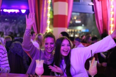 Beste-Show-Dinner-Bar-und-Erlebnis-Restaurant-Berlin-Knutschfleck-am-Alexanderplatz-35