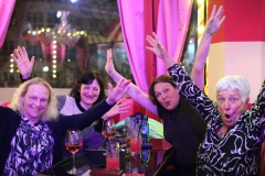 Beste-Show-Dinner-Bar-und-Erlebnis-Restaurant-Berlin-Knutschfleck-am-Alexanderplatz-42