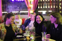 Beste-Show-Dinner-Bar-und-Erlebnis-Restaurant-Berlin-Knutschfleck-am-Alexanderplatz-47