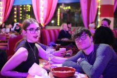 Beste-Show-Dinner-Bar-und-Erlebnis-Restaurant-Berlin-Knutschfleck-am-Alexanderplatz-48