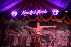 Beste-Show-Dinner-Bar-und-Erlebnis-Restaurant-Berlin-Knutschfleck-am-Alexanderplatz-51