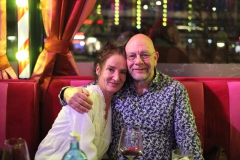 Beste-Show-Dinner-Bar-und-Erlebnis-Restaurant-Berlin-Knutschfleck-am-Alexanderplatz-54