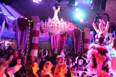 Beste-Show-Dinner-Bar-und-Erlebnis-Restaurant-Berlin-Knutschfleck-am-Alexanderplatz-8