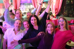 Geburtstag-feiern-Berlin-Knutschfleck-Show-und-Party-Bar-und-Dinner-Show-Restaurant-Berlin-Alexanderplatz-2026-2