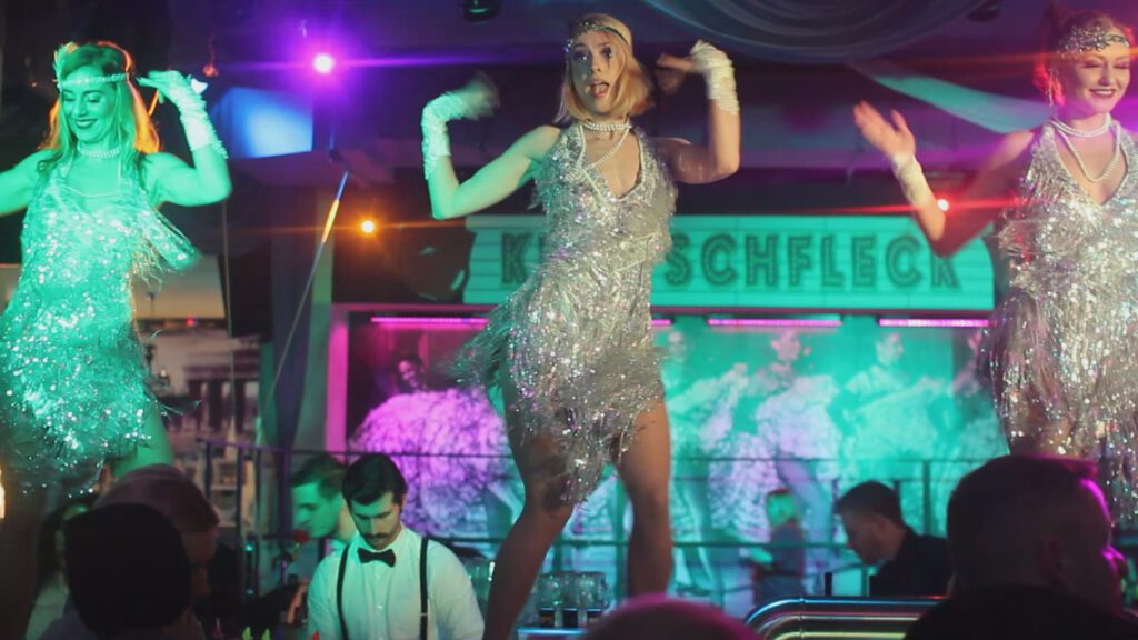 In unserem Varieté am Alexanderplatz gibt es immer einen Grund zu