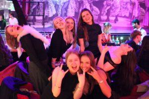 girls night out berlin knutschfleck