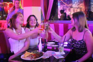 dont-miss-the-last-minute-tickets-in-knutschfleck-berlin