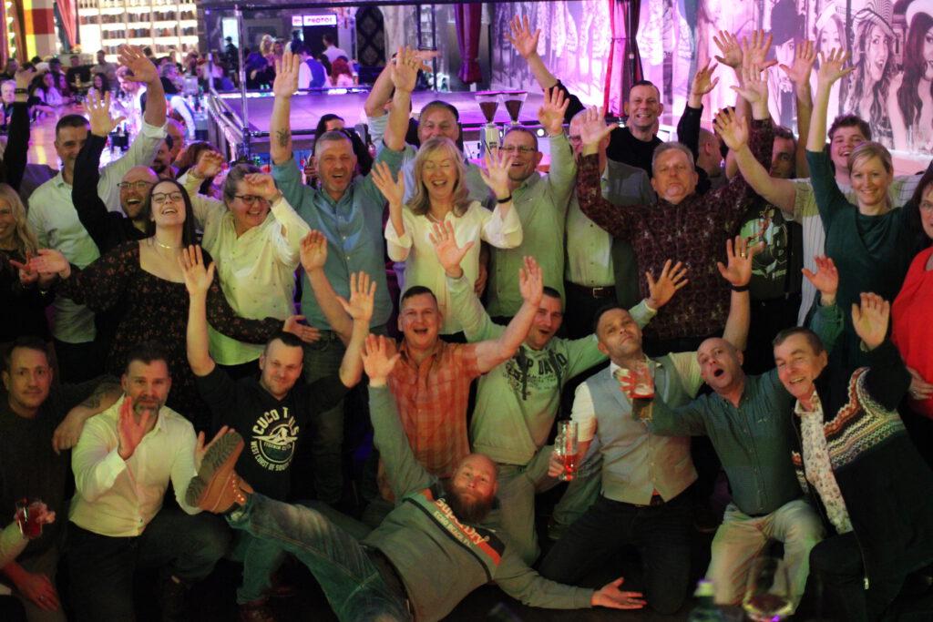 Firmenevents im Knutschfleck: Weekend Team-Boost am Alexanderplatz, Motivation explodiert!