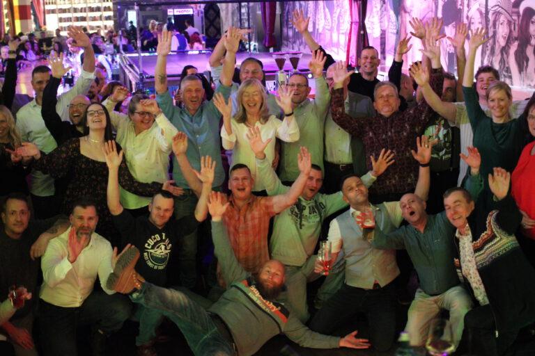 Firmenevents im Knutschfleck: Weekend Team-Boost am Alexanderplatz, Motivation explodiert!