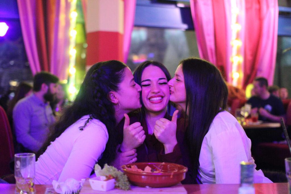 Mädelsabend Paradies im Knutschfleck: Wo Freundinnen unvergesslichen Spaß haben!