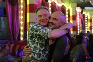 Romantisches Weekend-Nachttraum im Knutschfleck: Verliebte Herzen schmelzen bei unserer Show
