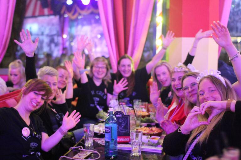 Bachelorette Party in Berlin: Warum der Knutschfleck deine letzte Nacht als „freie Frau“ legendär macht