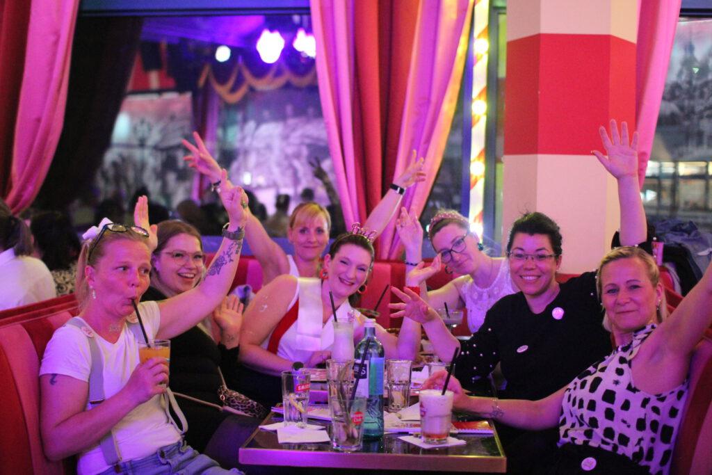 Knutschfleck Varieté beste Erlebnisbar in Berlin