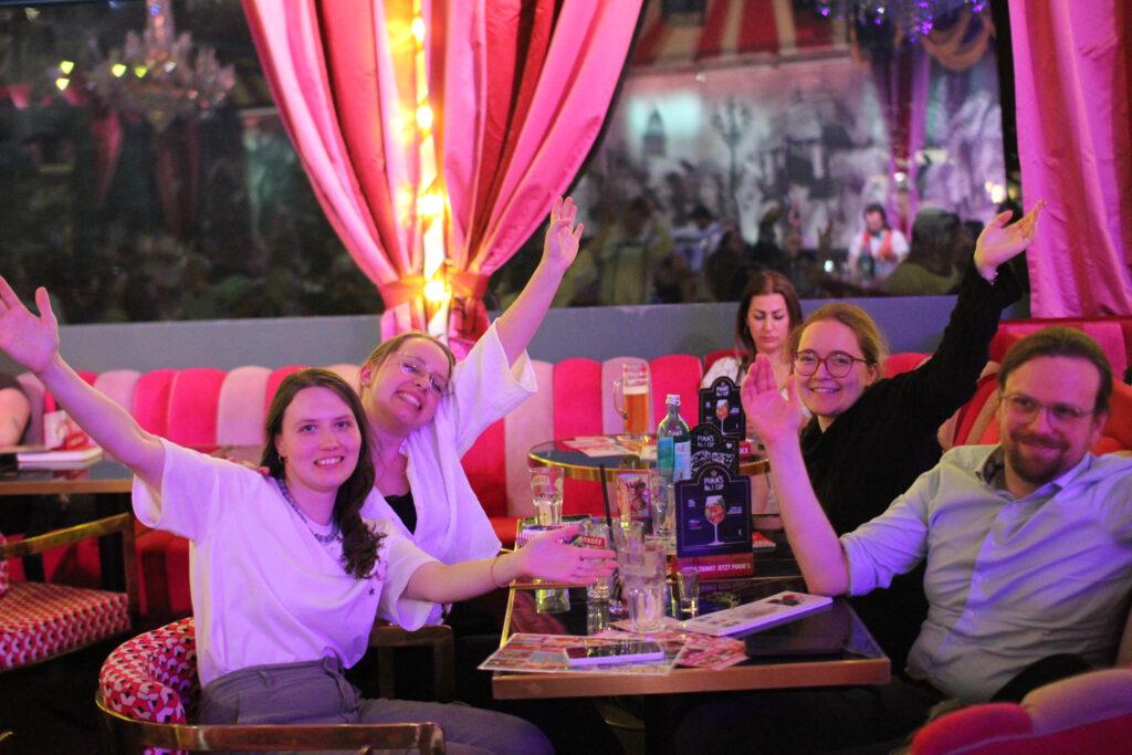 After Work Berlin Event im Knutschfleck unterm Fernsehturm