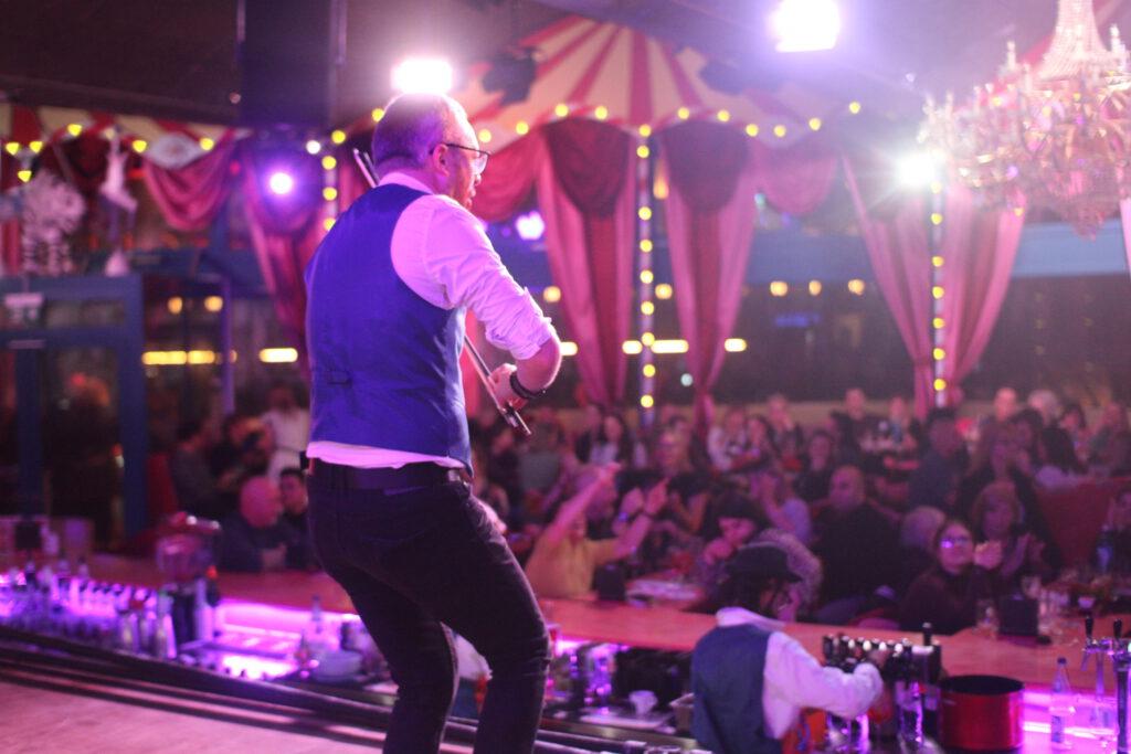 Party and Dance mit Live Musik im Knutschfleck Berlin Alexanderplatz