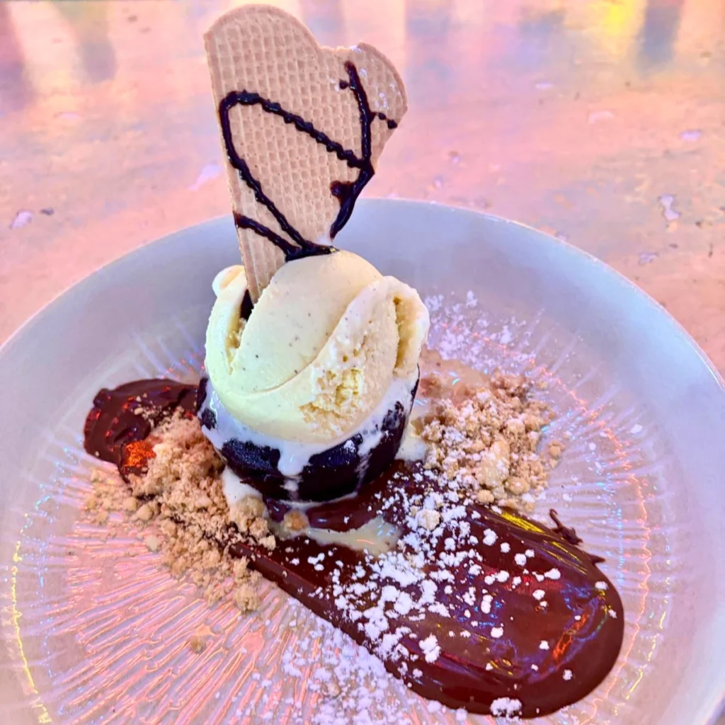 Chocolate Lava Revue im Knutschfleck Berlin unterm Fernsehturm