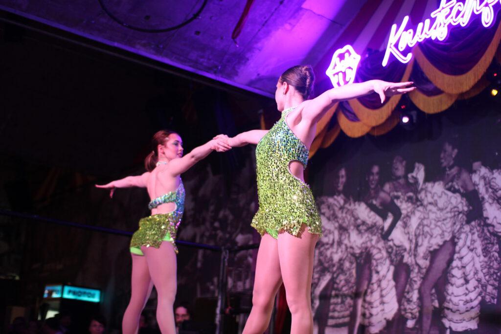 Live Show Berlin mit Akrobatik im Knutschfleck